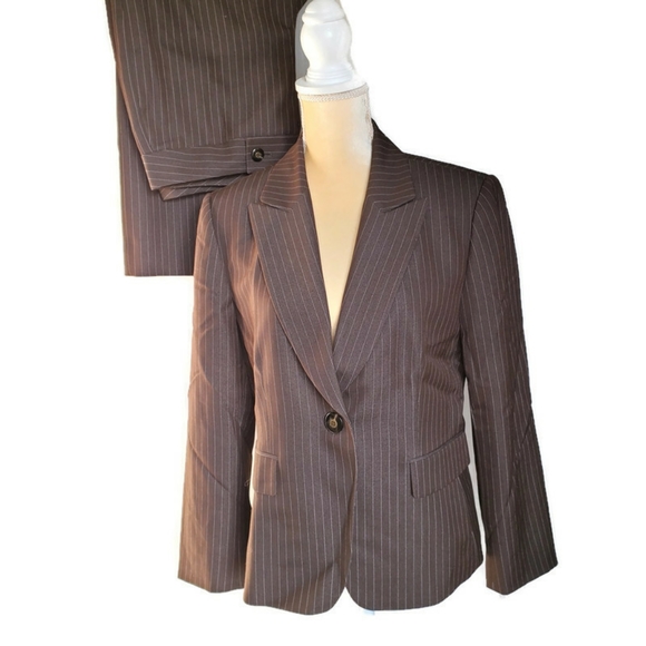 Tahari ASL 2PC Brown Pinstripe Blazer & Pants Suit - Picture 1 of 8